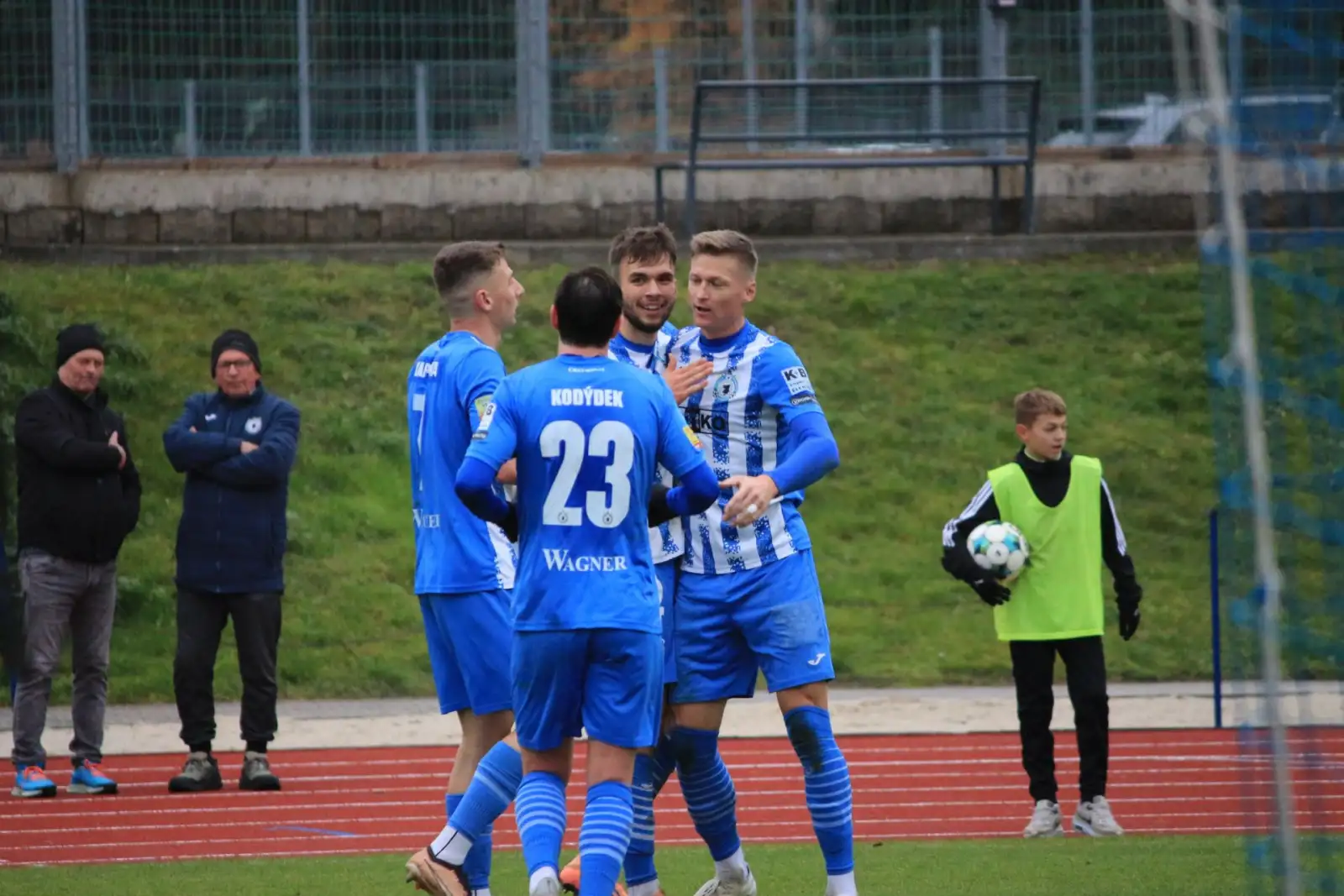 Jiskra nadělila pětku Královu Dvoru a Benfika zakončila podzim domácí porážkou