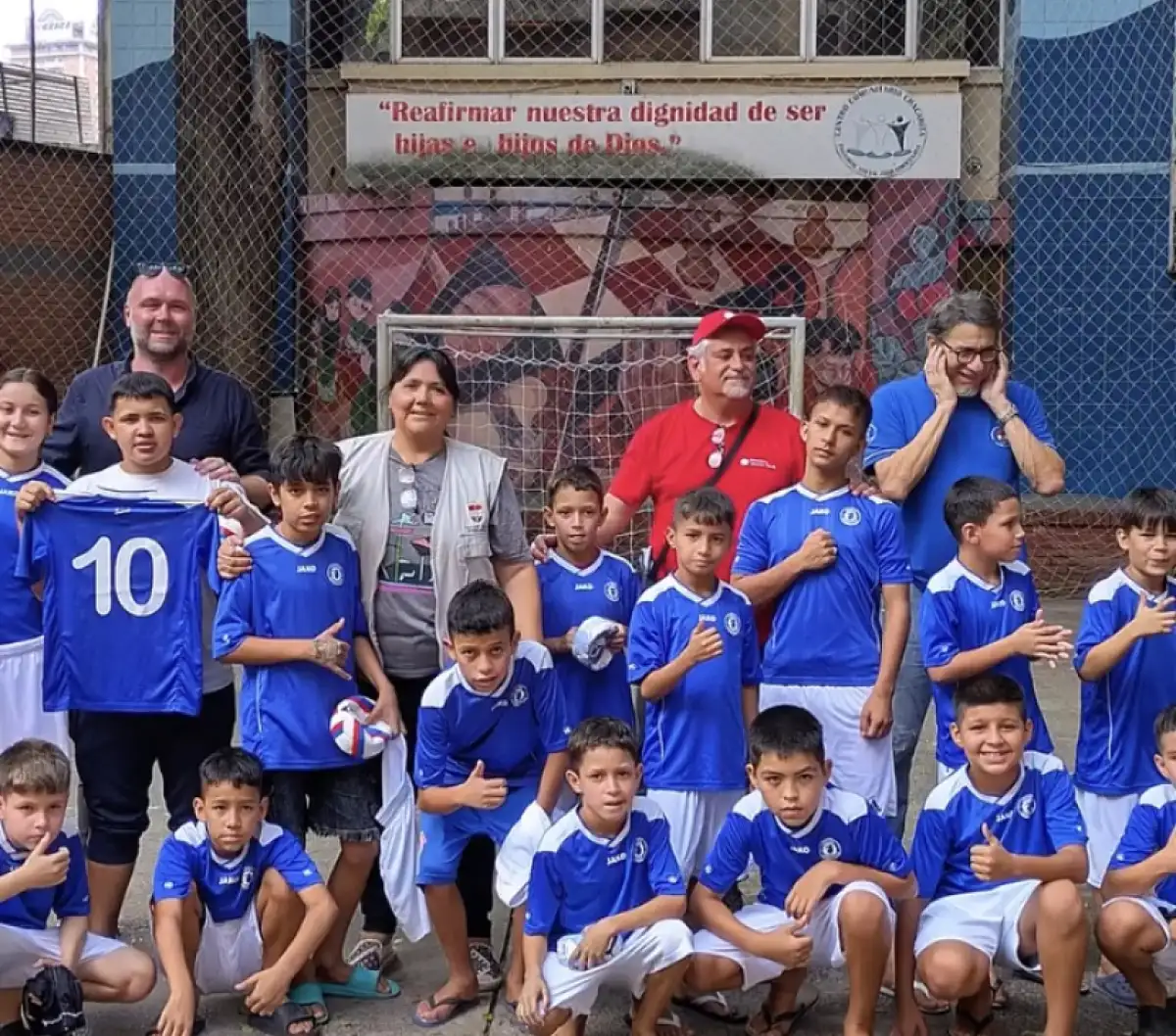 Darované dresy pro čtvrť La Chacarita