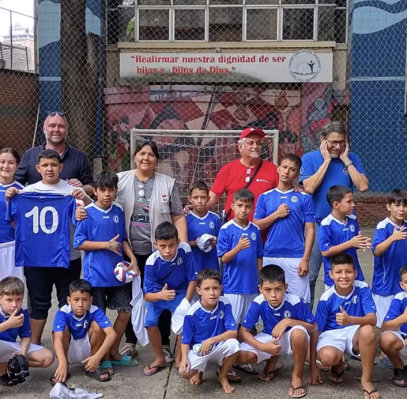 Darované dresy pro čtvrť La Chacarita