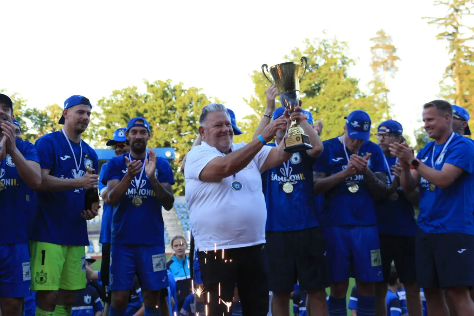 OFICIÁLNÍ VYJÁDŘENÍ KE SPEKULACÍM