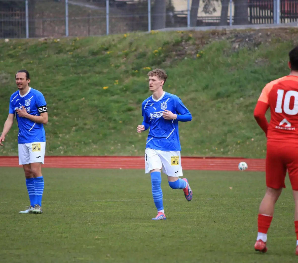 Víkendový souhrn: Mládežnická ofenziva, obrat devatenáctky a premiéry v U13